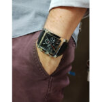 Montre » On the Square » Homme Acier inoxydable et Cuir noir FESTINA F20653/3 portée