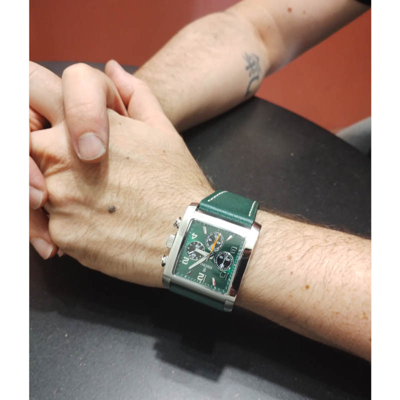 montre-FESTINA-homme-rectangulaire-acier-inoxydable-et-cuir-vert-F20653-2-portée Montre » On the Square » Homme Acier inoxydable et Cuir vert FESTINA F20653/2 portée