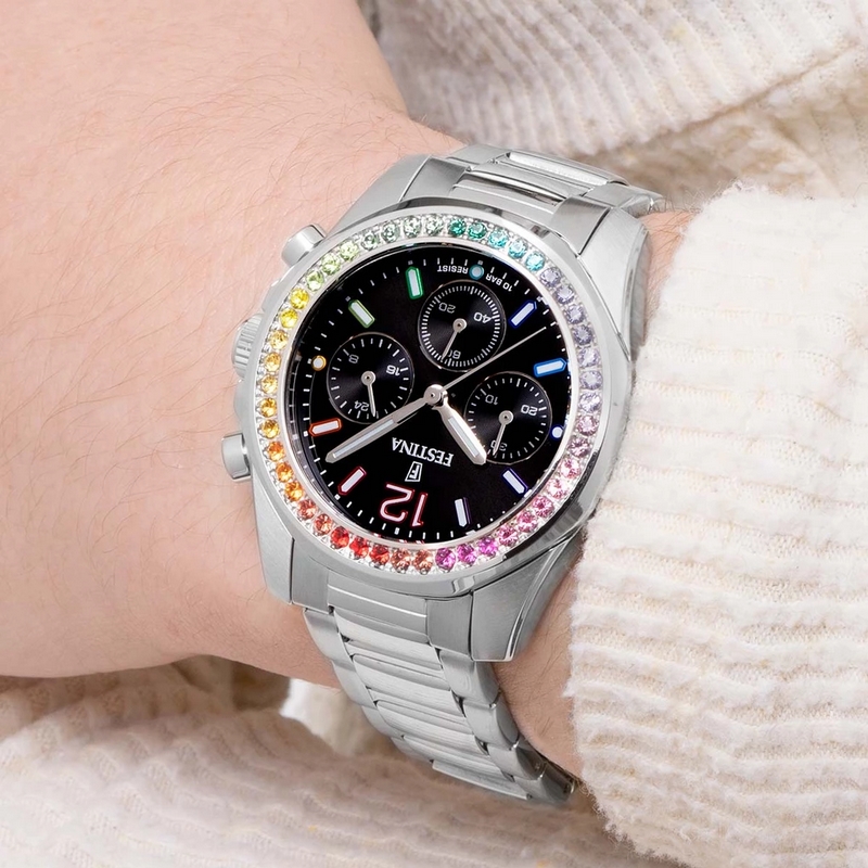 montre-Rainbow-femme-FESTINA-acier-inoxydable-F20606-3-portée Montre Femme Rainbow Acier inoxydable et cadran noir FESTINA F20606/3 portée