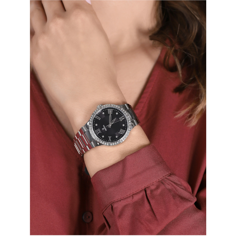 Montre Femme Acier inoxydable et cadran noir FESTINA F16719/2 portée