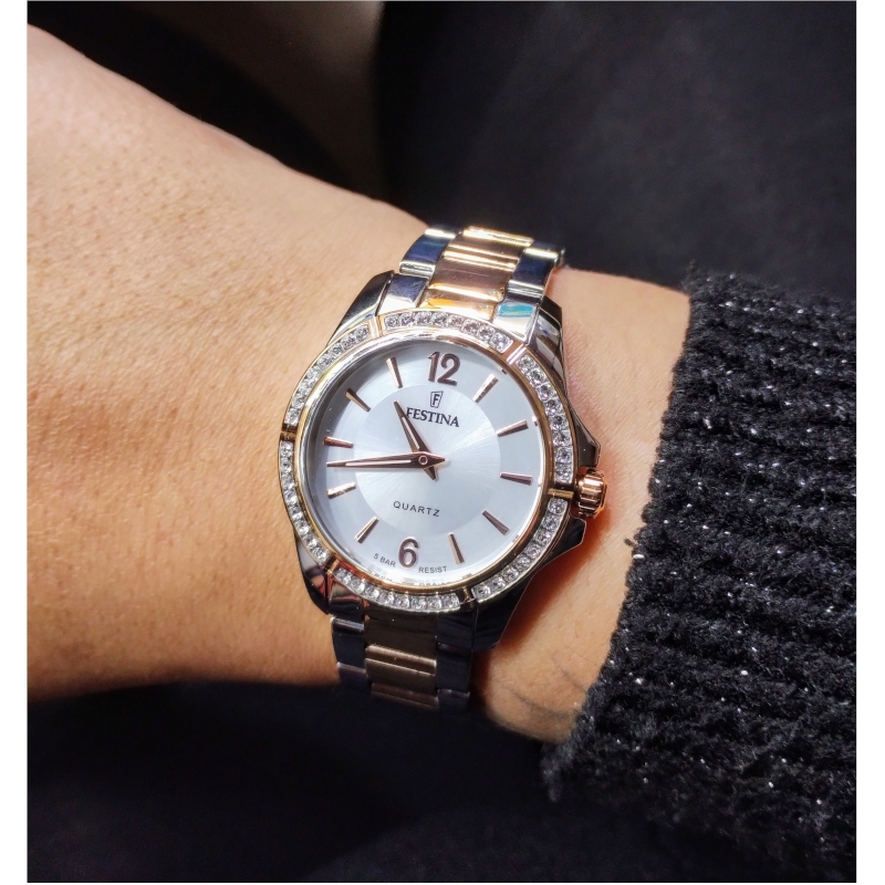 Montre Femme Acier inoxydable bicolore FESTINA F20595/1 portée