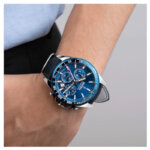 Montre Chronographe Homme Acier inoxydable et Cuir bleu foncé FESTINA F20561/3 portée