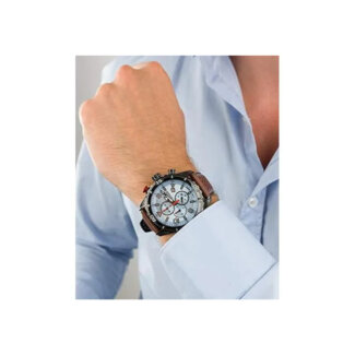 Montre Chronographe Homme, Acier inoxydable et Cuir marron FESTINA F20519/1 portée