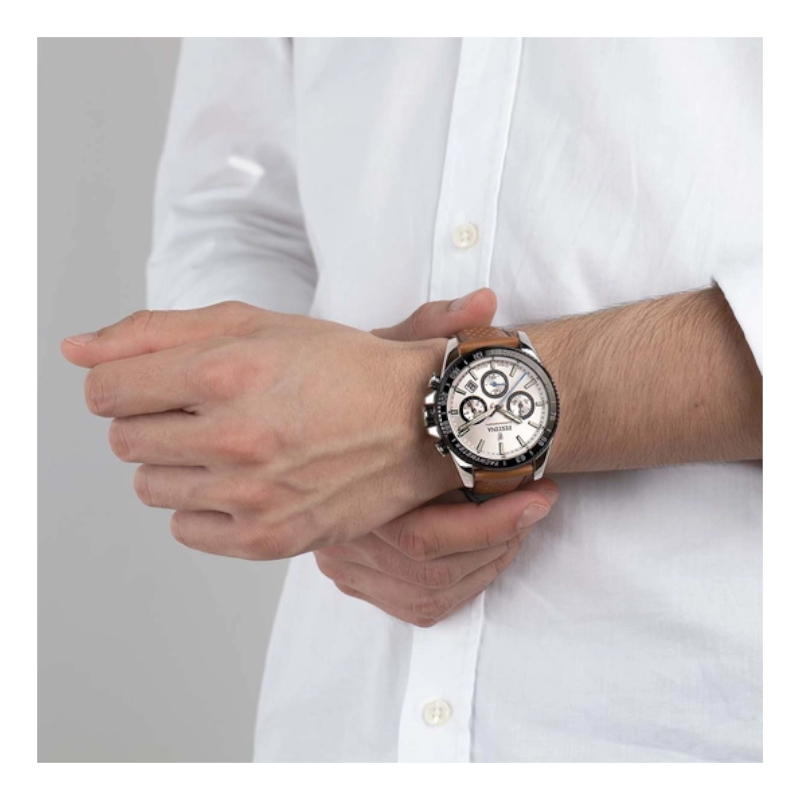 Montre Chronographe Homme Acier inoxydable et Cuir marron FESTINA F20561/1 portée