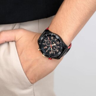 Montre Chronographe Homme, Acier inoxydable et Cuir noir FESTINA F20519/4 portée