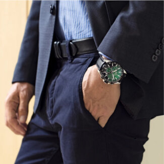 Montre Chronographe verte Homme, Acier inoxydable et Cuir noir FESTINA F20561/5 portée
