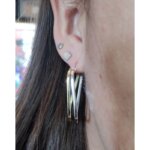 Boucles d’oreilles créoles géométriques Femme Plaqué Or et Rhodium ROBBEZ MASSON, portées