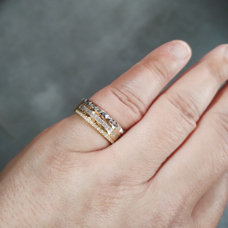 bague-femme-3-ors-jaune-blanc-rose-et-diamants-FACET-RE868FMNCA016-portée Bague Femme 3 Ors 750/100 et Diamants FACET RE868FMNCA016, portée.