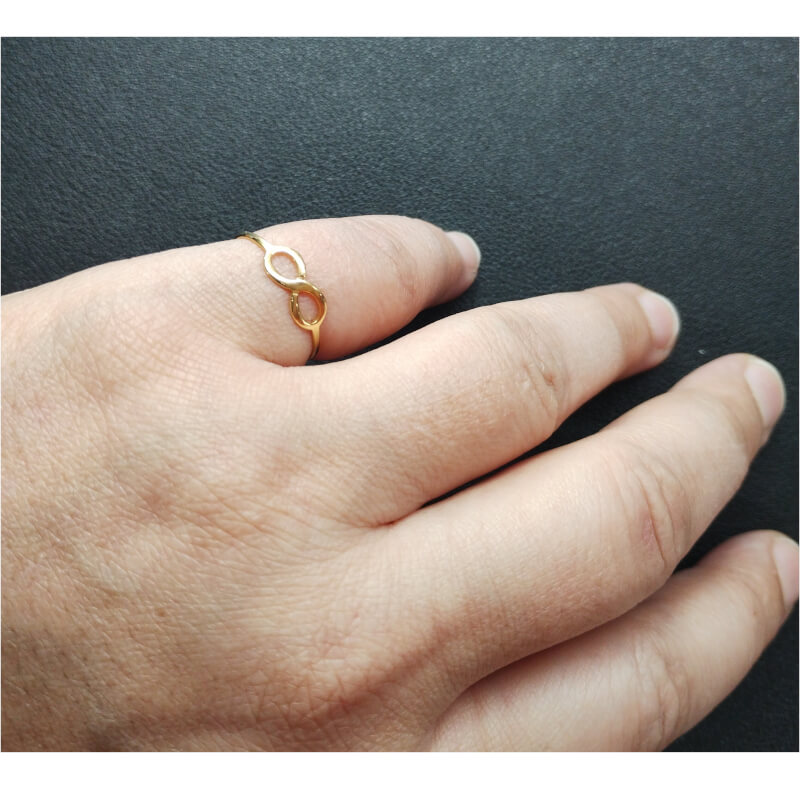 bague-femme-Infini-plaqué-or-ROBBEZ-MASSON-137467-portée Bague Infini Femme Plaqué Or ROBBEZ MASSON portée