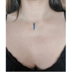 Collier Femme Platine, Saphirs et Diamants FACET P8010FMTWNCQ0, porté.